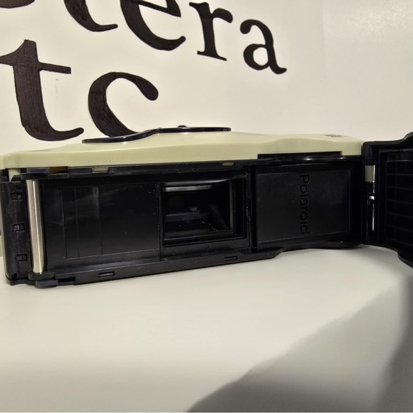 Vintage POLAROID i-Zone Instant Pocket Film Camera W/ Strap - Picture 7 of 7